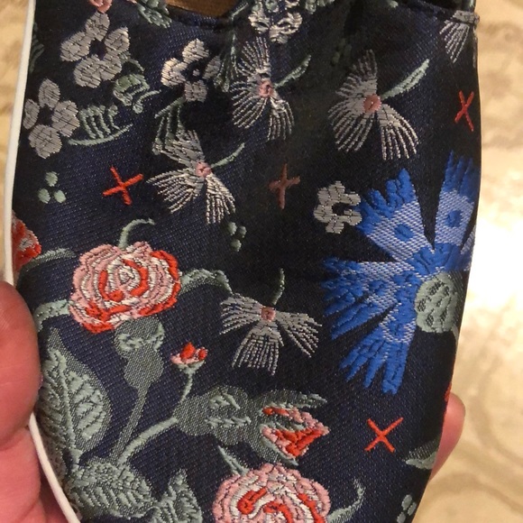 Fun shoes - Picture 4 of 4